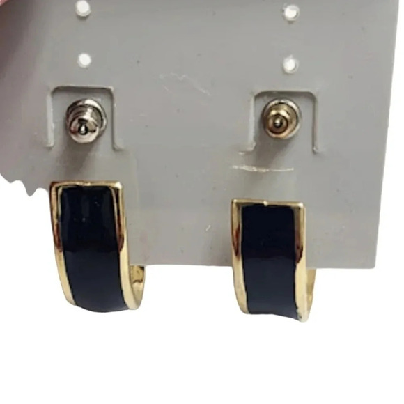 NWOT VINTAGE BLACK ENAMEL GOLD TONE HOOP EARRINGS - Picture 3 of 3